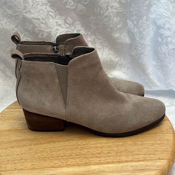 Blondo Liam Suede Ankle Booties Size Zip Open Toe Ankle Boot - Picture 3 of 11